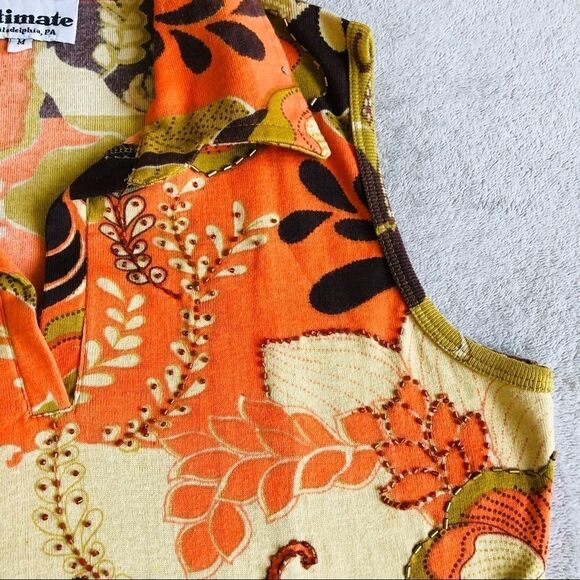 Ultimate Sleeveless Collared 70’s pattern Top - Picture 4 of 7